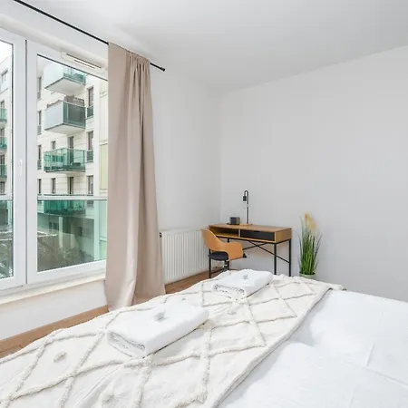 Arena Lux Kasprowicz Park By Renters Prestige Apartment